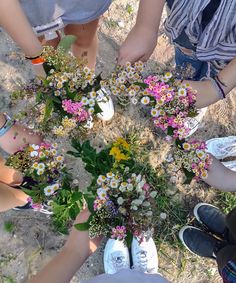 A circle of friends holding individual bouquets of fresh  wildflowers. Outside Activities, Best Friend Activities, Flower Truck, Making A Bouquet, Summer Friends, Granola Girl