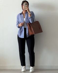 Office Outfits Summer Casual, Simple Work Outfits Women, Everyday Work Outfits Casual, Casual Summer Outfits For Work Offices, Casual Professional Outfits Women Jeans, Classy Everyday Outfits Minimal Classic, Summer Outfits Office Casual, Grad Student Outfit, Casual Work Outfits Jeans Office Wear