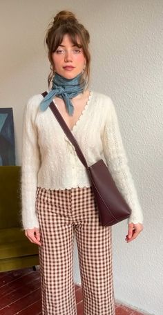 Teacher Chic Outfit, Funky Business Casual, Parisienne Chic, Checkered Pants, Plaid Pants, Inspiration Mode, Mode Inspiration, Fall Winter Outfits, Look Fashion