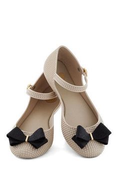 Vintage Flats, Cute Flats, Bow Flats, Shoe Closet, Crazy Shoes, Pretty Shoes, Shoe Obsession, Black Bow, Shoe Lover