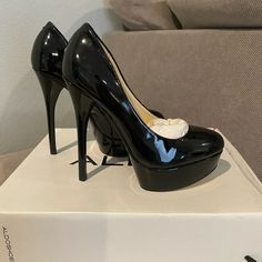 This Brand New Heels Has The Ability To Accent Anything From Your Weekend Jeans To Your Date-Night Dress. Heel Height: About 4.5” And Platform Height: 1”. Size 5. Never Worn. Size 5 Heels, Maneater Shoes, Dark Feminine Shoes, Outfits With Platform Heels, Black Heels Aesthetic, Luxury High Heels, Everyday Bag Essentials, Dope Jewelry Accessories, Feminine Shoes