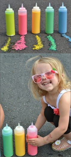 Sidewalk Squirty Paint - this stuff is so fun it keeps kids playing for a whole afternoon! {Only 3 ingredients!} Diy Sidewalk, Diy Joy, Pinterest Crafts, Paint Diy, Sidewalk Chalk, Summertime Fun, Kids Diy, Diy Paint