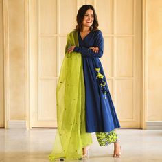 Salwar Suit Designs Latest, Blue Salwar Suit, Salwar Suit Pattern, Winter Outfit Casual, Plain Dresses, Plazo Pants, Floral Suit, Casual Outfits Fashion, Silk Kurti Designs