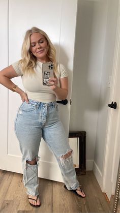 Summer Curvy Outfits Casual, Casual Spring Outfits 2023 Midsize, Curvy Outfits Spring, Casual Curvy Outfits, Mom Bod Outfits, Curvy Fashion Fall, Mom Summer Outfits Curvy, Summer Outfits For Curvy Women, Casual Easter Outfits For Women