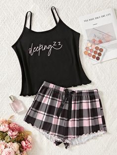 Damen" bedrucktes Cami-Top & karierte Shorts-Pyjama-Set für den Sommer Verschiedenfarbig Lässig und jung    Buchstaben,Kariert Short Sets Leicht-dehnbar Alles Women Sleep & Lounge, size features are:Bust: ,Length: ,Sleeve Length: Summer Short Sleepwear For Sleepover, Shein Pyjama Set, Cami And Shorts Pajamas, Short Pajama Set Plaid, Mini Short Pyjama, Sleepwear Women Pajamas, Shorts Pajama Set, Pyjamas Womens, Summer Pajamas