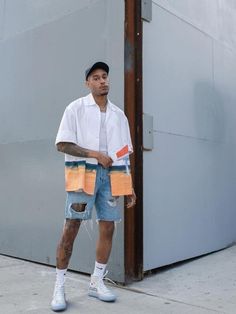 Editorial Streetwear, Streetwear Editorial, Streetwear London, Streetwear Asian, Oversized Tshirt Outfit, Streetwear Photography, Menswear Streetwear, Male Streetwear, Supreme Streetwear