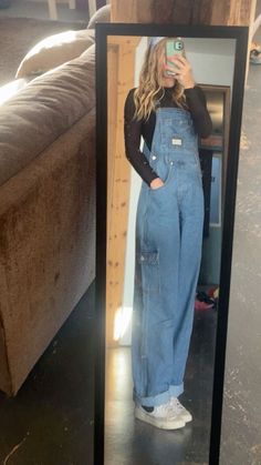 #outfits #naturelovers #overalls #outfitstyle #style Long Overalls Outfit Winter, Baggy Denim Overalls For Fall, Overalls Outfit Long, Overalls Outfit Lightwash, Sweater And Overalls Outfits, Trendy Dark Wash Overalls, Tan Overalls Outfit, Trendy Baggy Dark Wash Overalls, Trendy High-rise Dark Wash Overalls