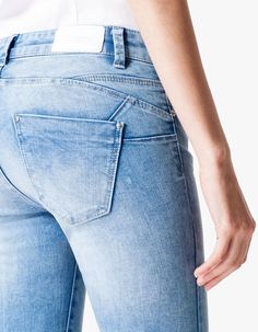 Moda Denim, Denim Baby, Denim Pants Mens, Denim Fashion Women, Denim Outfits, Denim Inspiration, Denim Ideas, Moda Jeans, Denim Wear