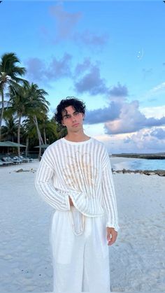 Hawaii Men Outfit, Beachy Outfit, Jacob Rott, Beach Outfit Men, Romantic Men, Island Outfit, Streetwear Inspo, Boho Men, Beach Fits