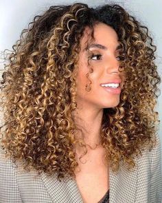 Wigs Curly Hair, Curly Hair Wigs, Wigs Curly, Highlights Curly Hair, Curly Lace Wig, Textured Curly Hair, Curly Bob Wigs, Colored Curly Hair, Lace Frontal Wigs