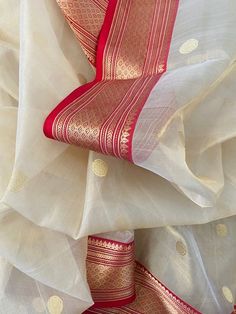 Shimmer Saree, Kasavu Saree, Latest Silk Sarees, Tissue Silk Saree, Simple Saree Designs, Wedding Lehenga Designs, Fashionable Saree Blouse Designs, Fancy Sarees Party Wear, Chanderi Silk Saree