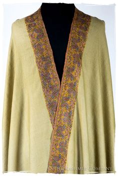 The Aficionado Royalé - Grand Pashmina Mens Shawl — Seasons by The Kashmir Company Pashmina Shawl Outfit, Shawl Styling, Styling Scarf, Poncho Ideas, Kashmir Shawl, Shawl Outfit, Cashmere Shawl