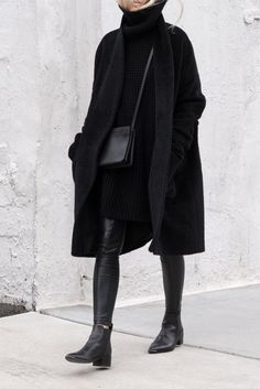 /andwhatelse/ Winter Outfits Warm, Woman In Black, Legging Outfits, Mode Casual, Looks Black, All Black Outfit