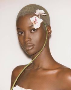 Flowers In Her Hair, Black Femininity, Confident Woman, Brown Skin, Beautiful Black Women, A Flower, Her Hair