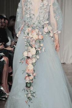 Marchesa | Spring 2015 | Embellishment Spring Court Fashion, Spring Court Dress, Court Fashion, Spring Court, Marchesa Spring, Fashion Things, 자수 디자인, Spring Fashion Trends, Couture Gowns