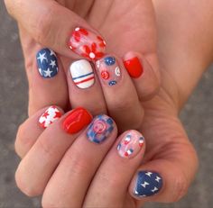 Floral 4th Of July Nails, 4th Of July Abstract Nails, 4th Of July Nails With Pink, Diy 4th Of July Nails Easy, Teen Nails Acrylic, Short Fourth Of July Nails, Neutral 4th Of July Nails