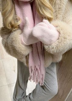 Coquette Lifestyle, Girly Winter, Winter Feeling, Scandi Girl, Rainy Day Outfits, Winter Princess, Pink Xmas, Winter Inspo