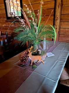 Mix up your center pcs, none the same... Wild Game Dinner Decorations, Adventure Party Theme, Wild Game Dinner, Hunting Crafts, Grooms Table, Adventure Party, Hunting Party