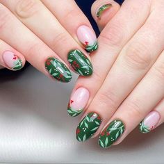 Green Nails With Flowers, Nails With Flowers, Red And Gold Nails, Striped Nails, Snowflake Nails, Nail Forms