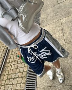 Looks Hip Hop, Adidas Hose, Hip Hop Print, Junior Pants, Y2k Harajuku, Fashion Shorts, Women Y2k, Y2k Baggy, Trendy Shorts