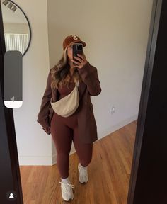 Brown Full Bodysuit Outfit, Lash Tech Outfit Ideas, Lounge Wear Outfits Stylish, Cozy Comfy Outfits, Full Bodysuit Outfit, Fall Lounge Outfits, Comfy Work From Home Outfits, Curvy Fall Outfits, Cute Chill Outfits