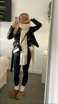 Uggs Outfits, Stile Blair Waldorf, Adrette Outfits, Stile Casual Chic, Modele Fitness, Thanksgiving Outfit Ideas, Look Legging, Fest Outfits, Estilo Indie