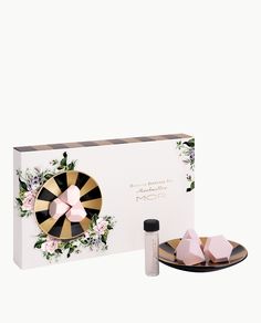 Flirtatious Flowers and sweet Vanilla Musk gloriously rapture through this exquisite Diamond Diffuser Set. Containing 3 Diamond Diffuser Rocks, Marshmallow Fragrance and a ceramic plate, add a touch of elegance and aroma to any space. Marshmallow Fragrance, Sweet Perfume, White Carnation, Vanilla Musk, Feminine Fragrance, Jasmine Flower, Ceramic Plate, Ceramic Plates, Rose Petals