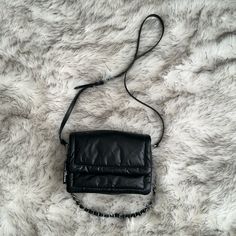 Black Marc Jacobs Pillow Bag. Great Condition And Rarely Used. Feel Free To Make An Offer. Marc Jacobs Snapshot Bag New Black Multi, Marc Jacobs Side Bag, Marc Jacobs Crossbody Bag Black, Bags Marc Jacobs, Pillow Bag, Black Pillow, Black Pillows, Jacob Black, Marc Jacobs Bag