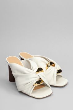 Corner Heel Slipper-Mule in beige leather, frontal knot, metal details, gold hardware, heel 95 mm, 100% leather, Made in Italy Heel Slippers, J W Anderson, Sneaker Wedge, Bridal Shoes, Manolo Blahnik, Valentino Garavani, Mule, High Heel Shoes, Gold Hardware