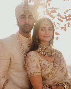 Celebrity wedding has a different craze in India. The actresses never let go of any opportunity to set trends with their ensembles and jewellery choices. Moreover, with the change in time, the brides now prefer pastel shades while opting for their wedding ensembles, jewellery, decoration and everything else. However, the married couple who have already exchanged wedding vows before the trend of pastels may feel a sense of missing out. Thus, one such couple recreated their favourite celebrity, Al Sari India, शादी की तस्वीरें, Sabyasachi Sarees, Organza Silk Saree, Bollywood Couples, White Saree, Intimate Wedding Ceremony, Indian Bride And Groom