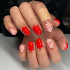 Red And Pink Christmas Nails, Subtle Christmas Nails, 22 Nails, Christmas Nails Design, Christmas Nail Designs Easy, Teen Nails, Holiday Acrylic Nails, Stunning Aesthetic, Candy Cane Nails