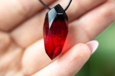 Kyber Crystal, Wood Resin Necklace, Red Space, Music Rooms, Car Things, Glowing Necklace, Wood Resin Jewelry, Resin Pendants, Astronomy Gift