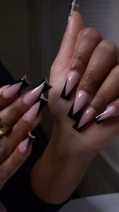 Acrylic Nail Designs French Tip Ideas Coffin, Cute Black Short Nails Ideas, Shorties Nails Black Women, Pretty Square Acrylic Nails, Square Tip Acrylic Nails, Cute French Nails Ideas, Acrylic Nails Coffin Black, Coffin Acrylic Nails French Tip, 4 20 Nails