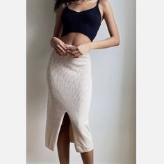 Never Worn, Size Small Free People Soft Ribbed Midi Skirt In Oatmeal Beige Color Featuring A Front Slit. Short Ruffle Skirt, Sweater Midi Skirt, Ribbed Skirt, Knit Midi Skirt, Free People Skirt, Brown Skirts, Velvet Skirt, Crochet Skirt, Black Midi Skirt