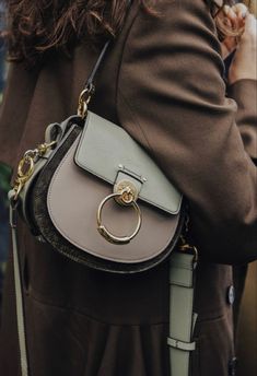 Chloe Tess Bag Outfit, Chloe Tess Bag, Chloé Bag, Chloe Handbag, Chloe Tess, Vogue Photographers, Best Designer Bags, Chloe Bags, The Best Street Style