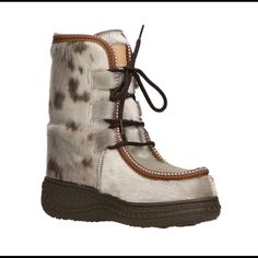 Short Inuit Boots Made In Italy. The Lining Is 100% Natural Wool. The Insole Is Also Covered With Wool. Slip Resistant And Insulating, Genuine Rubber Sole Which Is Perfect For Use In Snow And Ice Thanks To A Patented System With Integrated Steel Spikes At The Bottom Which Can Be Reversed In Case Of Ice And Snow. H:Ce Is Great Design, High Quality, Technical Functionality And Comfort Fit. Suitable For Low Temperatures Down To -15 C. Sole Is Dark Green. Beautiful. Kate Spade Boots, Michael Kors Rain Boots, Floral Rain Boots, Tan Suede Boots, Tall Uggs, Womens Duck Boots, Ugg Bailey Button, Stuart Weitzman Boots, Womens Rain Boots