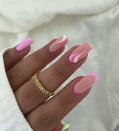 Holiday Acrylic Nails, Ideas Uñas, 2022 Nails, Nails 2022, Nails Aesthetic, Simple Acrylic Nails, Classic Nails