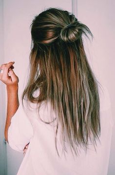 Cute Half Bun Styles For Teen Girls, That Makes You Looks Younger Straight Prom Hair, 5 Minute Hairstyles, Easy Hairstyles For School, Bob Hair, Long Straight Hair, Hair Envy, Half Up Half Down, Messy Hairstyles