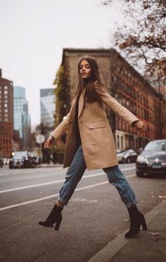 Portret Feminin, Fall Fashion Coats, Skandinavian Fashion, Chique Outfits, Boating Outfit, Winter Outfit Inspiration, Mode Casual, Trik Fotografi, Clothing Inspiration