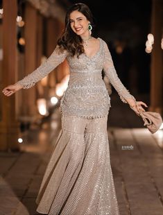 Indian Bridesmaid Outfit, Bridesmaid Outfit Ideas, Indian Bridesmaids Outfits, Krishna Mukherjee, Jasmin Bhasin, Wedding Dresses Near Me, Bridesmaid Outfits, Indian Dress Up, Indian Bridesmaid Dresses