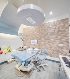 False Ceiling Design For Dental Clinic, Pediatric Dentistry Office, Pediatric Dental Office Decor, Kids Dental Office, Pediatric Dental Office Design, Dental Room, Korean Interior Design, Dentistry Design, Dental Design Interior