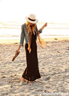 Elegant but casual summer evening outfit How To Wear Denim Jacket, Fedora Outfit, Look Jean, Maxi Rok, Mode Casual, Inspiration Mode, Summer Hats