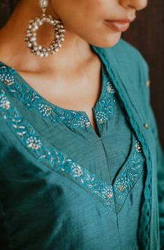 Kurta Neck Design Latest For Women, Cotton Dress Neck Designs Pattern, V Neck Churidar Design, Salwar Neck Patterns Latest, Kurti Neck Designs Latest Fashion Collar, Kurtis Neck Designs Latest Fashion, V Neck Designs For Kurtis, Designer Kurti Patterns Latest, Kurti Neck Designs Latest