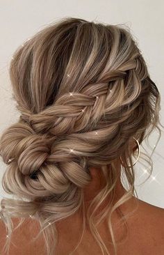 Knot Low Bun, Trendy Bun, Low Bun Wedding Hair, Bride Hairstyles Updo, Cute Prom Hairstyles, Hairstyle Ideas Easy, Wedding Hair Up