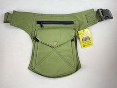 Waist bag/Shoulder bag/Pallet bag. Unisex and adjustable belt. 5 pockets in total: -3 front pockets closed with zippers. -1 back pocket closed with zipper. -1 small "secret" pocket on the side of the fanny pack, closed with velcro. Size approx. waist bag: 22cm wide * 27cm high. Size approx. Top bag: 15cm * 23cm high. Size approx. Front bag: 16cm wide * 18cm high. Size approx. inner bag: 11cm wide * 15cm high. Size approx. back bag: 18cm wide * 24cm high. Minimum belt length (including shoulder s Practical Green Shoulder Bag With Pockets, Khaki Shoulder Chest Bag With Pockets, Green Belt Bag With Cell Phone Pocket For Outdoor, Green Utility Bags With Pockets, Green Utility Bag With Pockets, Green Belt Bag With Zipper Pocket For Outdoor, Green Crossbody Chest Bag With Pockets, Functional Green Chest Bag With Pockets, Green Rectangular Chest Bag With Pockets