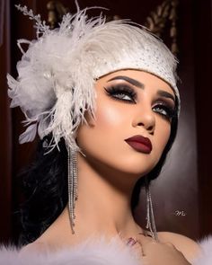 Charleston Style 1920s, Great Gatsby Makeup And Hair, Flapper Makeup 1920s, Vintage Makeup 1920s, 1920s Inspired Makeup