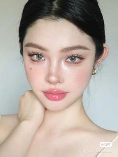 #douyin #douyintiktok #makeup #china Asian Style Makeup, Vietnamese Makeup Looks, No Makeup Makeup Look Asian, School Id Makeup, Korean Glam Makeup, Hairstyles 4c Hair Short, Kpop Idol Hairstyles, 4c Hair Short, Hairstyles 4c Hair