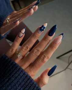 Almond Nails Designs Navy Blue, Berry Blue Nails, Navy Blue Nail Ideas Almond, Navy Blue Gel X Nails, Navy Blue French Tip Nails Almond, Navy Design Nails, Navy Blue Design Nails, Navy Blue Nails Aesthetic, Blue Classy Nails