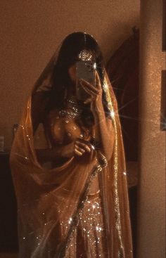 Bhangra Aesthetic, Vintage Aesthetic Indian, Lengha Aesthetic, Indian Aesthetic Photography, Indian Lengha, Girls Pfp, Desi Dress