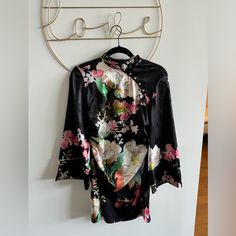 Never Worn Before Zara Floral Pattern Kimono Style Long Sleeve Mini Dress With Rushing On The Side And Zipper Up Back. Black Silk Dress With Kimono Sleeves, Black Long Sleeve Kimono With Floral Print, Zara Floral Print Kimono For Spring, Black Silk Kimono For Spring, Kimono Pattern, Kimono Style, Long Sleeve Mini, Kimono Fashion, Zara Black